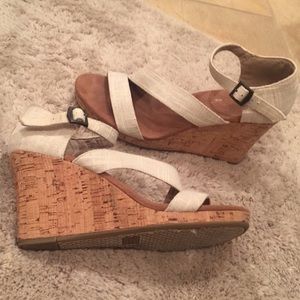 Toms Clarissa Wedge Strap Sandal size 9 - B medium